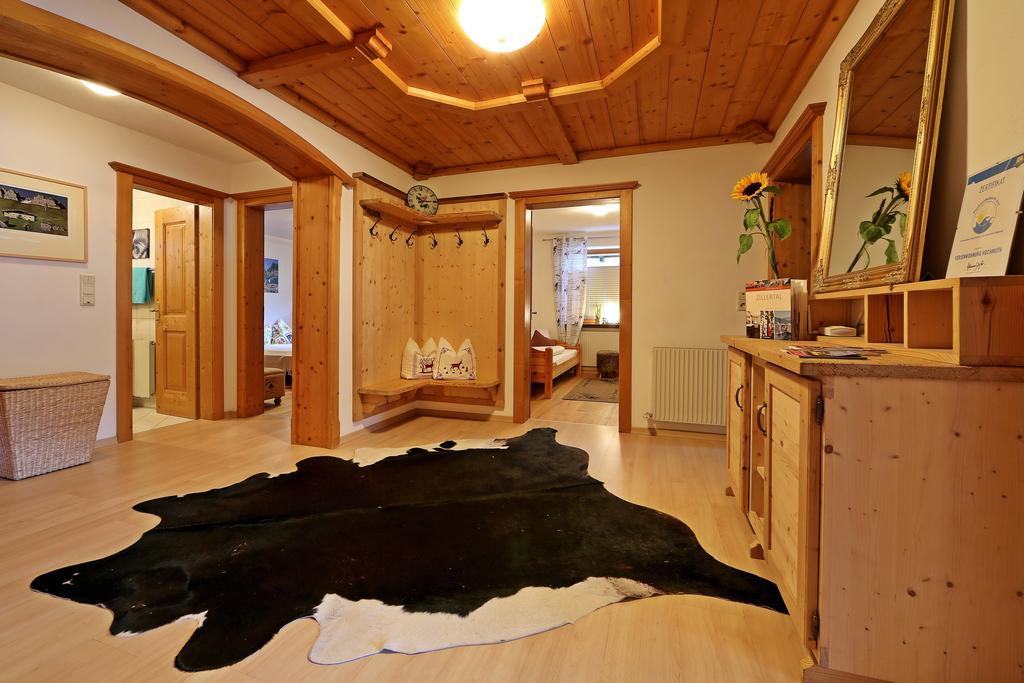 Alpen Appartements Hochmuth Mayrhofen Rum bild